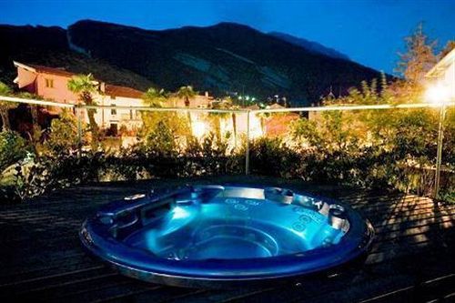 Albergo Al Caminetto Torbole Sul Garda Exterior photo